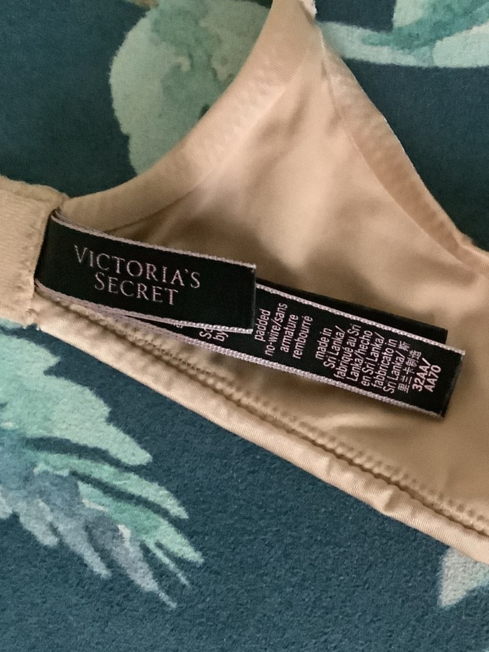 NWOT- VS So Obsessed Wireless Push Up Bra - Picture 8 of 10